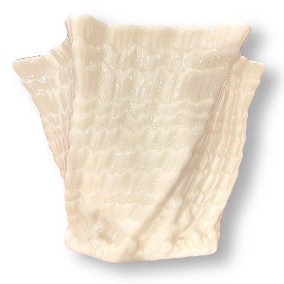 Belleek Other - Beautiful antique Belleek Irish porcelain trinket dish or vase home decor